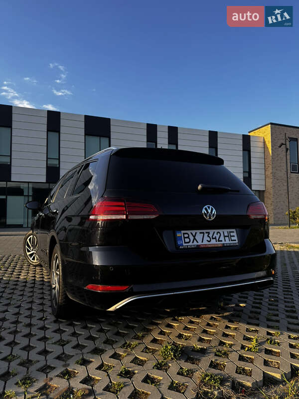 Универсал Volkswagen Golf 2017 в Хмельницком