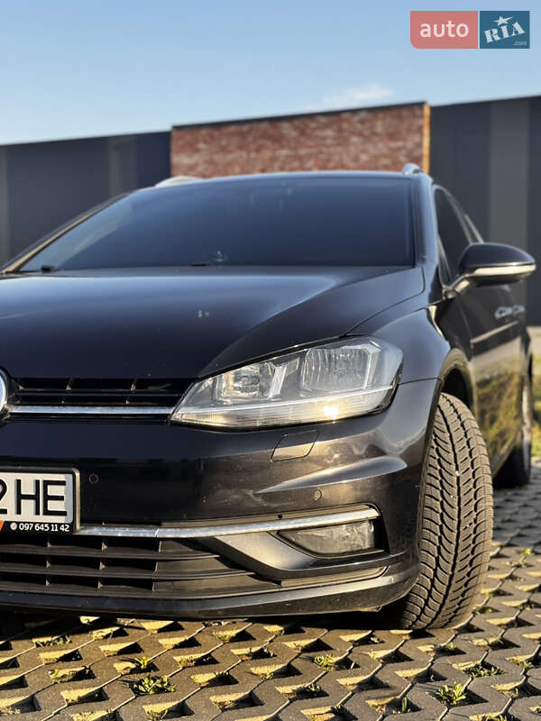Универсал Volkswagen Golf 2017 в Хмельницком