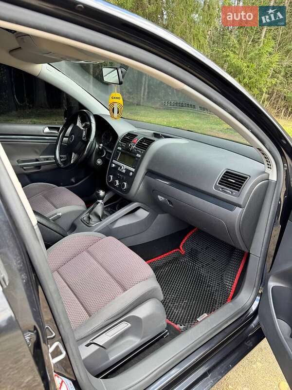 Хетчбек Volkswagen Golf 2006 в Ворохті