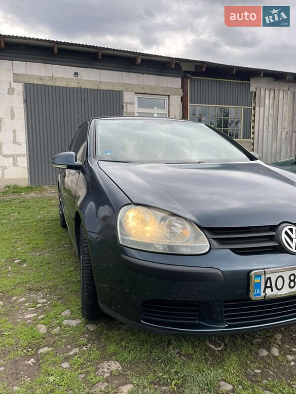 Volkswagen Golf 2004