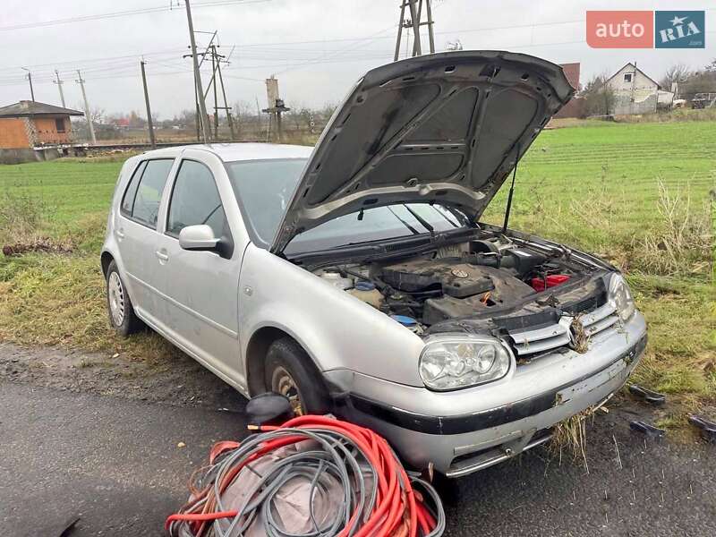 Хэтчбек Volkswagen Golf 2000 в Владимире
