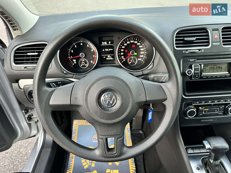 Хэтчбек Volkswagen Golf 2009 в Виннице