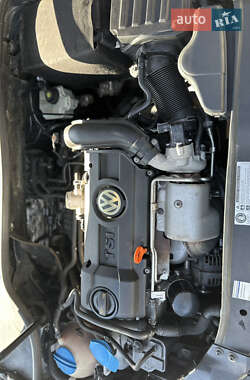 Універсал Volkswagen Golf 2010 в 