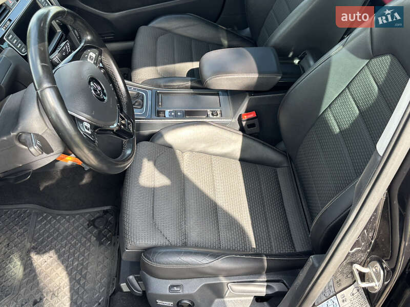 Універсал Volkswagen Golf 2015 в Сокалі