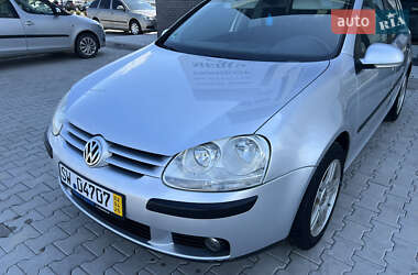 Хетчбек Volkswagen Golf 2004 в 