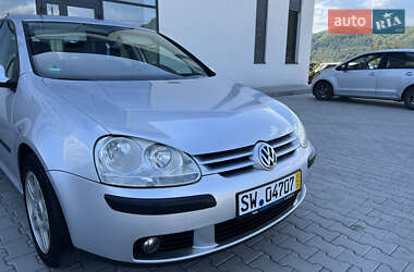Хетчбек Volkswagen Golf 2004 в 