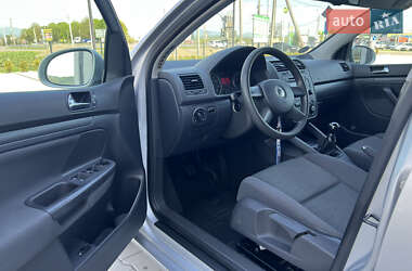 Хетчбек Volkswagen Golf 2004 в 