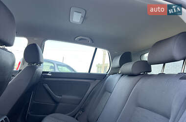 Хетчбек Volkswagen Golf 2004 в 