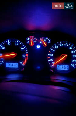 Хетчбек Volkswagen Golf 2003 в 