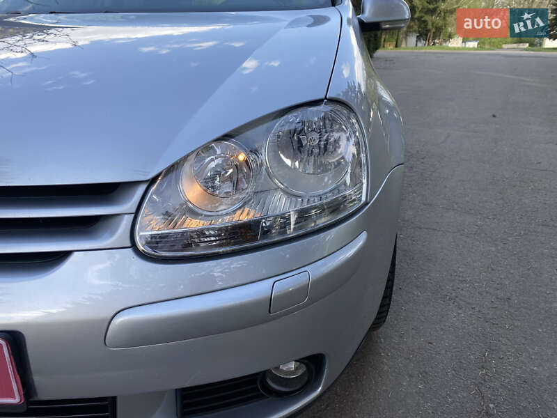 Хетчбек Volkswagen Golf 2008 в Умані