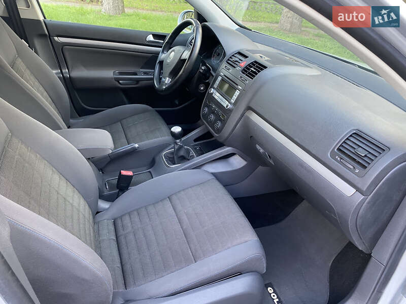 Хетчбек Volkswagen Golf 2008 в Умані