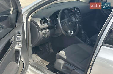 Хэтчбек Volkswagen Golf 2010 в 