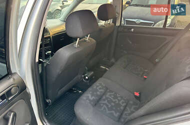 Хетчбек Volkswagen Golf 1999 в 