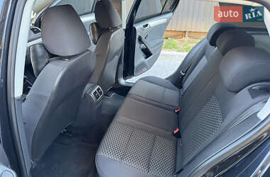 Хетчбек Volkswagen Golf 2010 в 