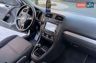 Хетчбек Volkswagen Golf 2010 в 