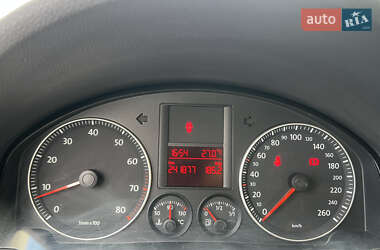 Хэтчбек Volkswagen Golf 2008 в 