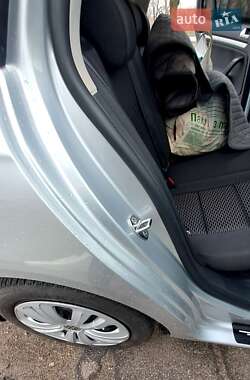 Універсал Volkswagen Golf 2013 в 