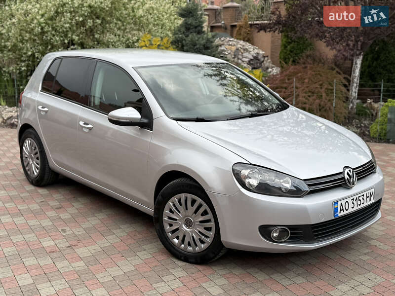 Хэтчбек Volkswagen Golf 2009 в Мукачево