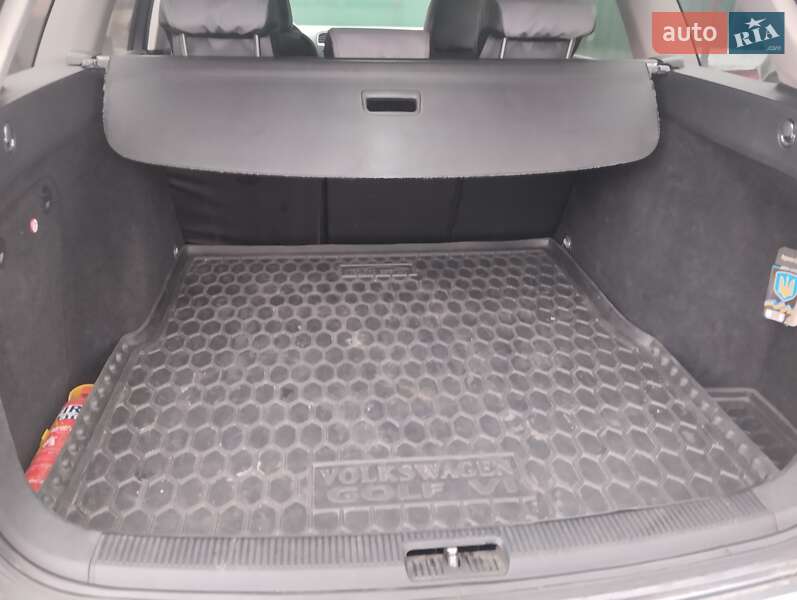 Универсал Volkswagen Golf 2010 в Пирятине