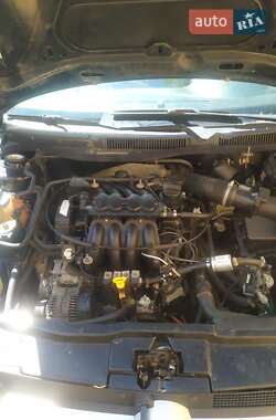 Хэтчбек Volkswagen Golf 1998 в 