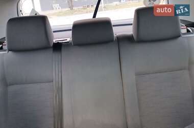 Хэтчбек Volkswagen Golf 2005 в 
