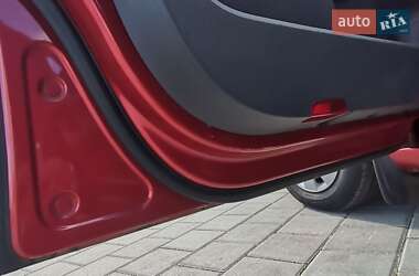 Хэтчбек Volkswagen Golf 2005 в 