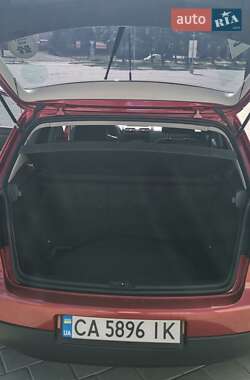 Хэтчбек Volkswagen Golf 2005 в 
