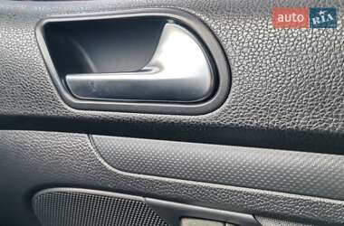 Хэтчбек Volkswagen Golf 2005 в 