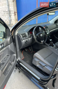 Хэтчбек Volkswagen Golf 2006 в 