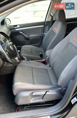 Хэтчбек Volkswagen Golf 2006 в 