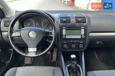 Хэтчбек Volkswagen Golf 2006 в 