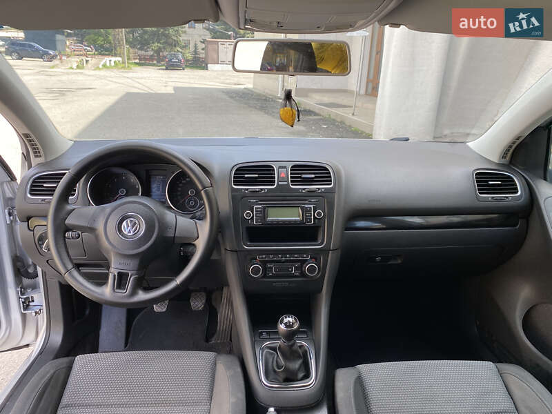 Хэтчбек Volkswagen Golf 2009 в Ивано-Франковске