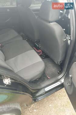 Хетчбек Volkswagen Golf 2000 в 