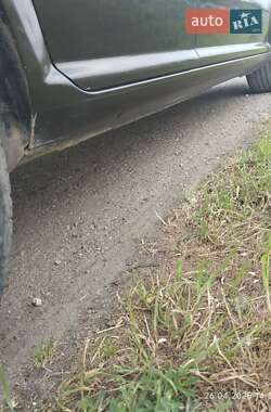 Хетчбек Volkswagen Golf 2000 в 