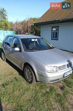 Хэтчбек Volkswagen Golf 2003 в 