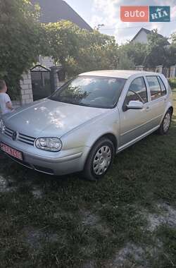 Хэтчбек Volkswagen Golf 2003 в 