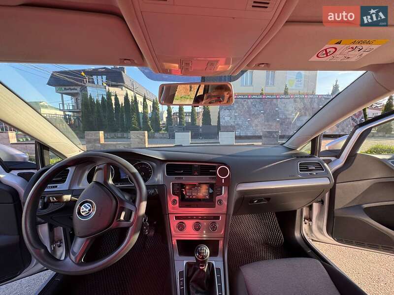 Хетчбек Volkswagen Golf 2014 в Рівному