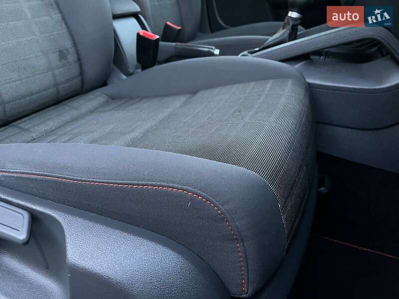 Хэтчбек Volkswagen Golf 2007 в Полтаве