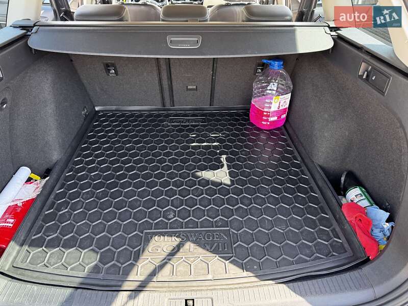Універсал Volkswagen Golf 2016 в Львові