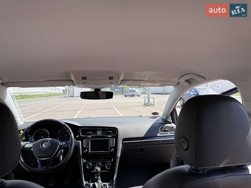 Універсал Volkswagen Golf 2016 в Львові