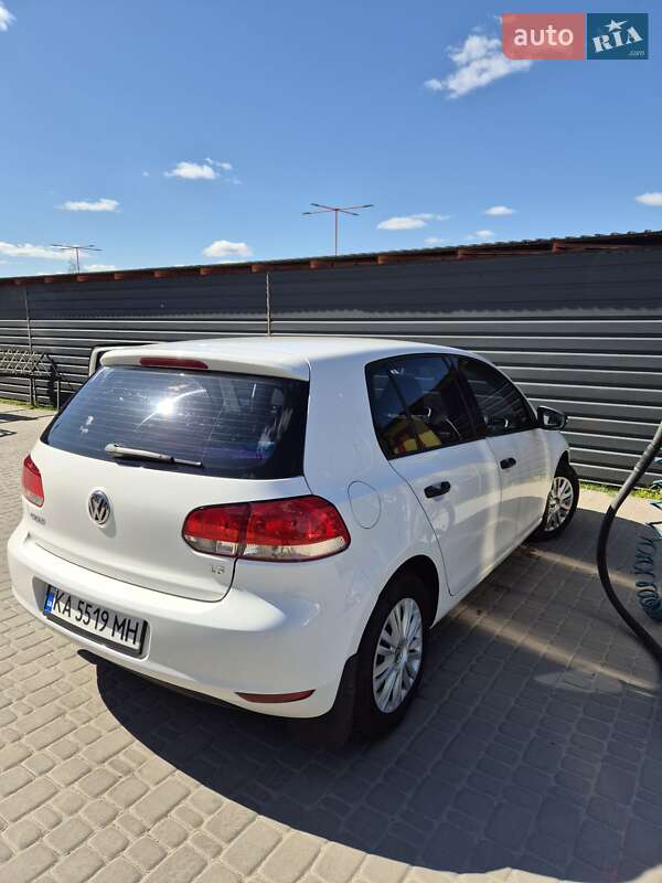 Хэтчбек Volkswagen Golf 2011 в Ирпене