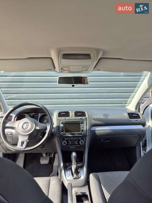 Хэтчбек Volkswagen Golf 2011 в Ирпене
