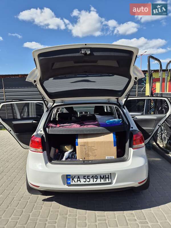 Хэтчбек Volkswagen Golf 2011 в Ирпене