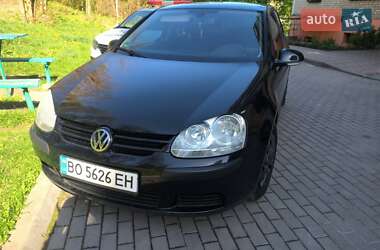 Хетчбек Volkswagen Golf 2005 в 