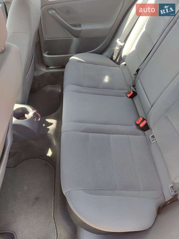 Хэтчбек Volkswagen Golf 2006 в Коростене фото 13 Хэтчбек Volkswagen Golf 2006 в Коростене