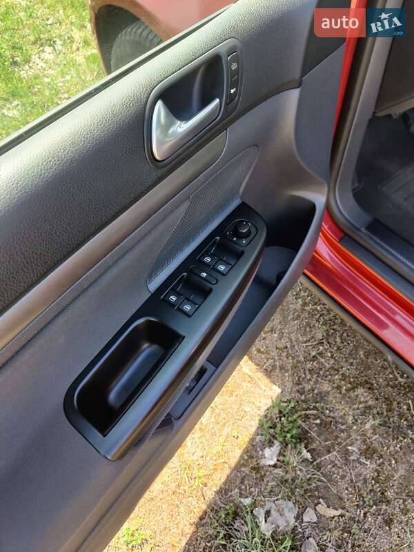 Хэтчбек Volkswagen Golf 2006 в Коростене фото 19 Хэтчбек Volkswagen Golf 2006 в Коростене