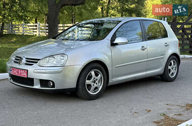 Хэтчбек Volkswagen Golf 2008 в 