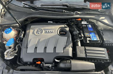Універсал Volkswagen Golf 2012 в 