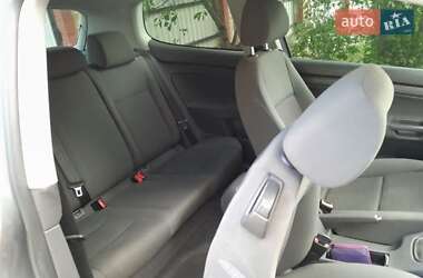 Хетчбек Volkswagen Golf 2005 в 