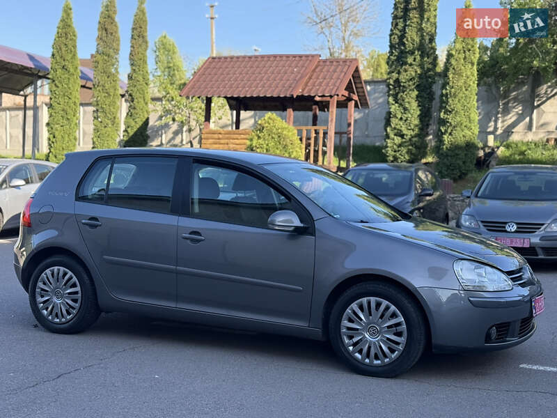 Хэтчбек Volkswagen Golf 2007 в Ровно